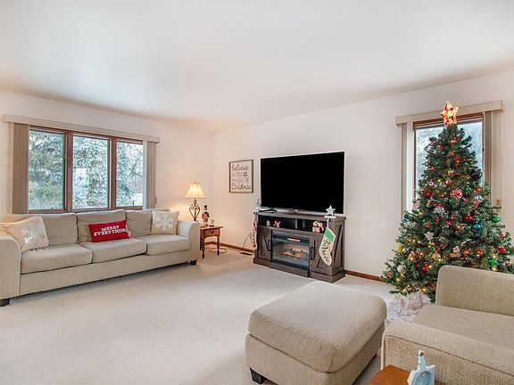 4th image of 607 Echo Ct