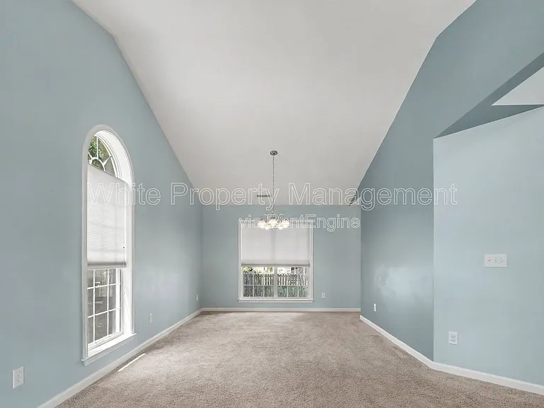 13606 Red Wine Ct — Photo 6