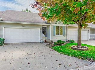 620 NE Oakhurst Dr, Grimes, IA 50111