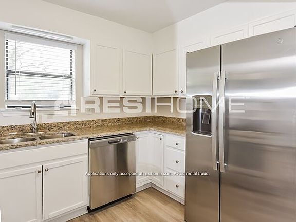 5th image of 151 Phillips Dr