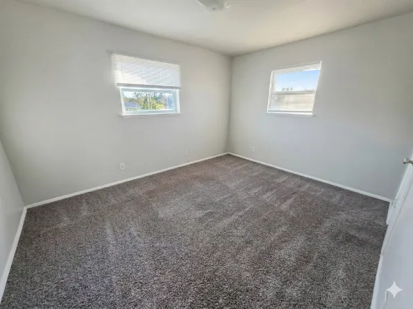 1224 Crown Point Ave APT E, Norman, OK 73072