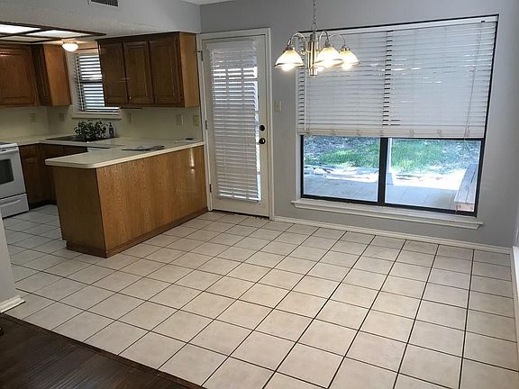 4th image of 200 Morene Ave