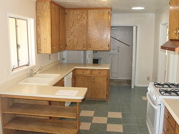 5th image of 1209 Valencia Dr NE