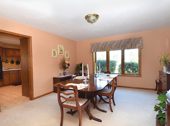 2nd image of 41W715 Foxtail Cir