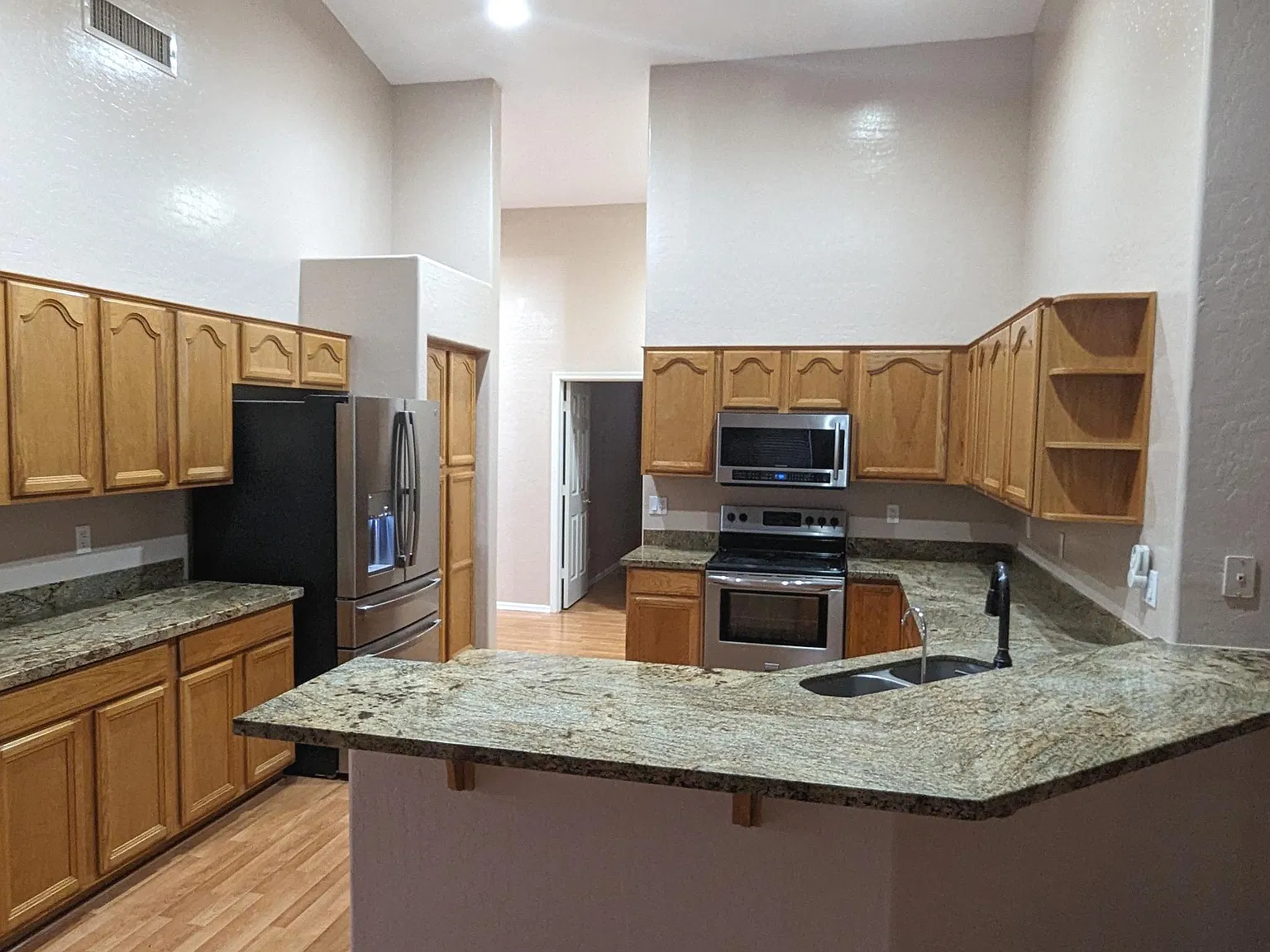 4 bed, 2161 sqft, $3,000 — Photo 2