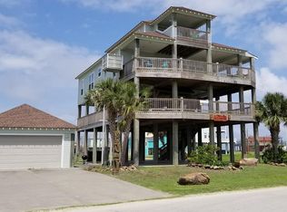 879 Gulf Shores Dr, Crystal Beach, TX 77650
