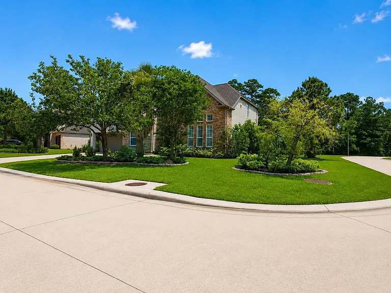 2 Folklore Ct — Photo 13