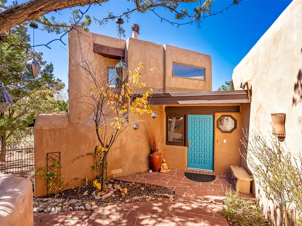 668 La Viveza Ct, Santa Fe, NM 87501