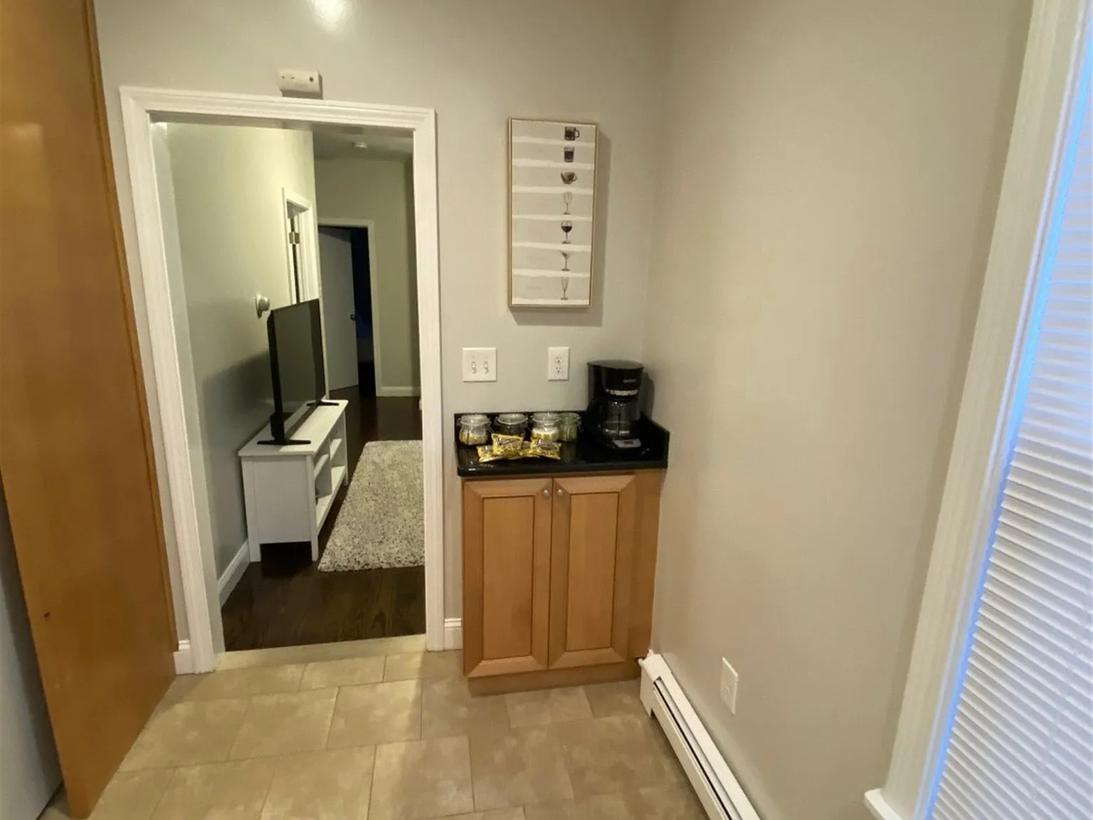2 bed, 950 sqft, $2,800 — Photo 2