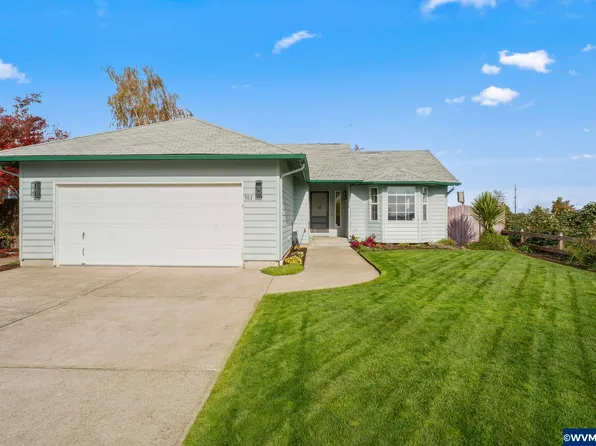 963 Smith St, Harrisburg, OR 97446
