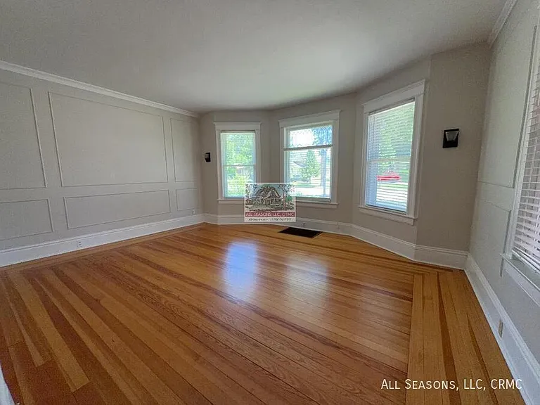1912 N Nevada Ave — Photo 2