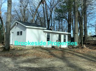 1326 E Hess Lake Dr, Grant, MI 49327