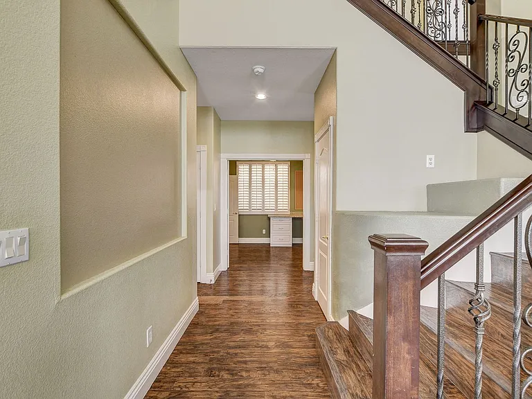 408 Silver Prairie Ct — Photo 14