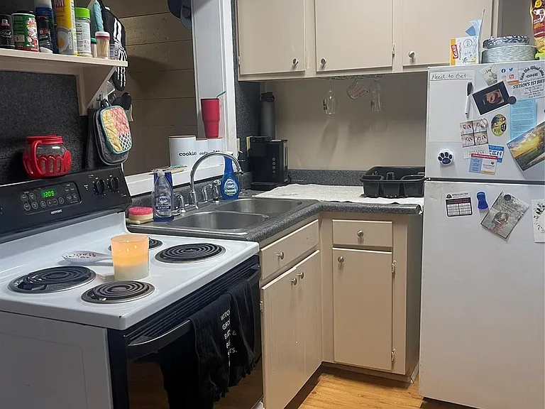 707 Avenue J — Photo 5