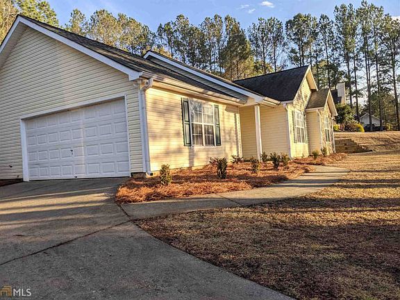3rd image of 349 Winchester Dr