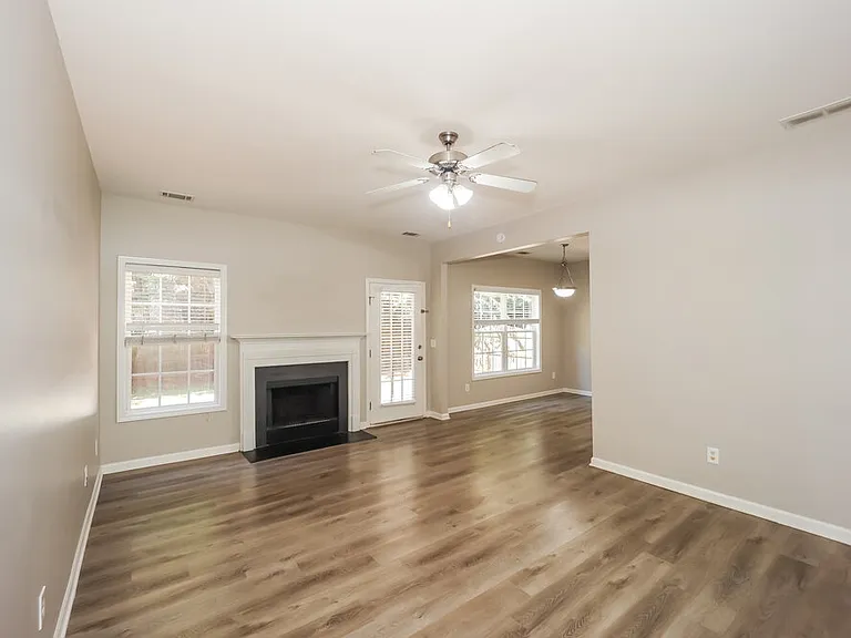 323 Oakhaven Way — Photo 8