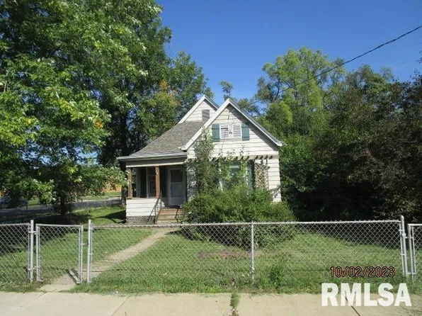 2827 W Hayes St, Peoria, IL 61605