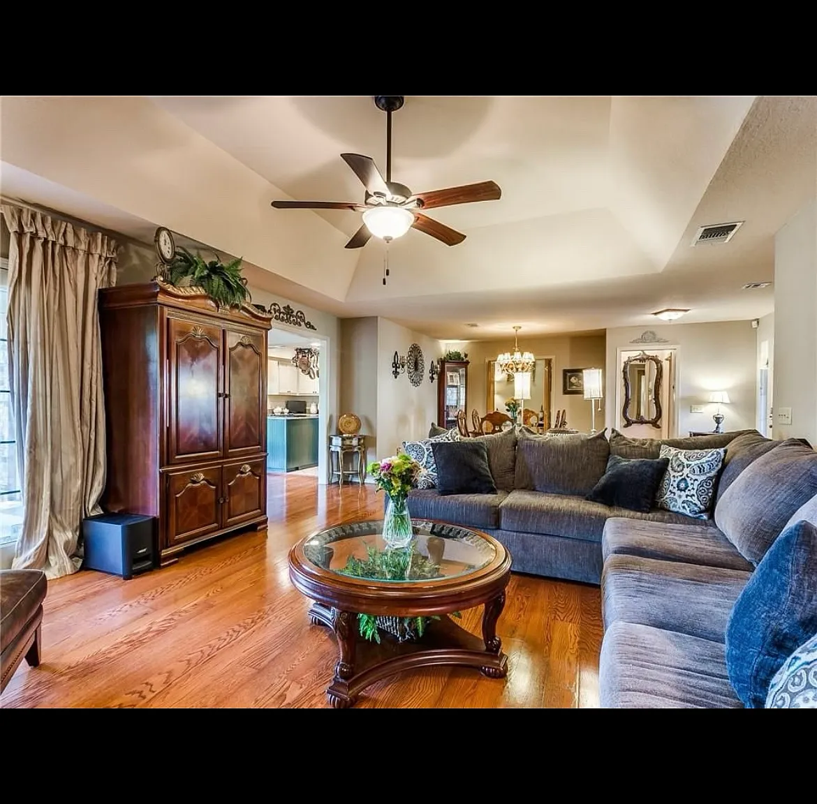 9116 Indian Creek Dr — Photo 2