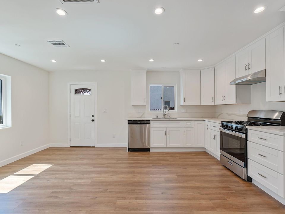 1st image of 5423 Ash St #1/2