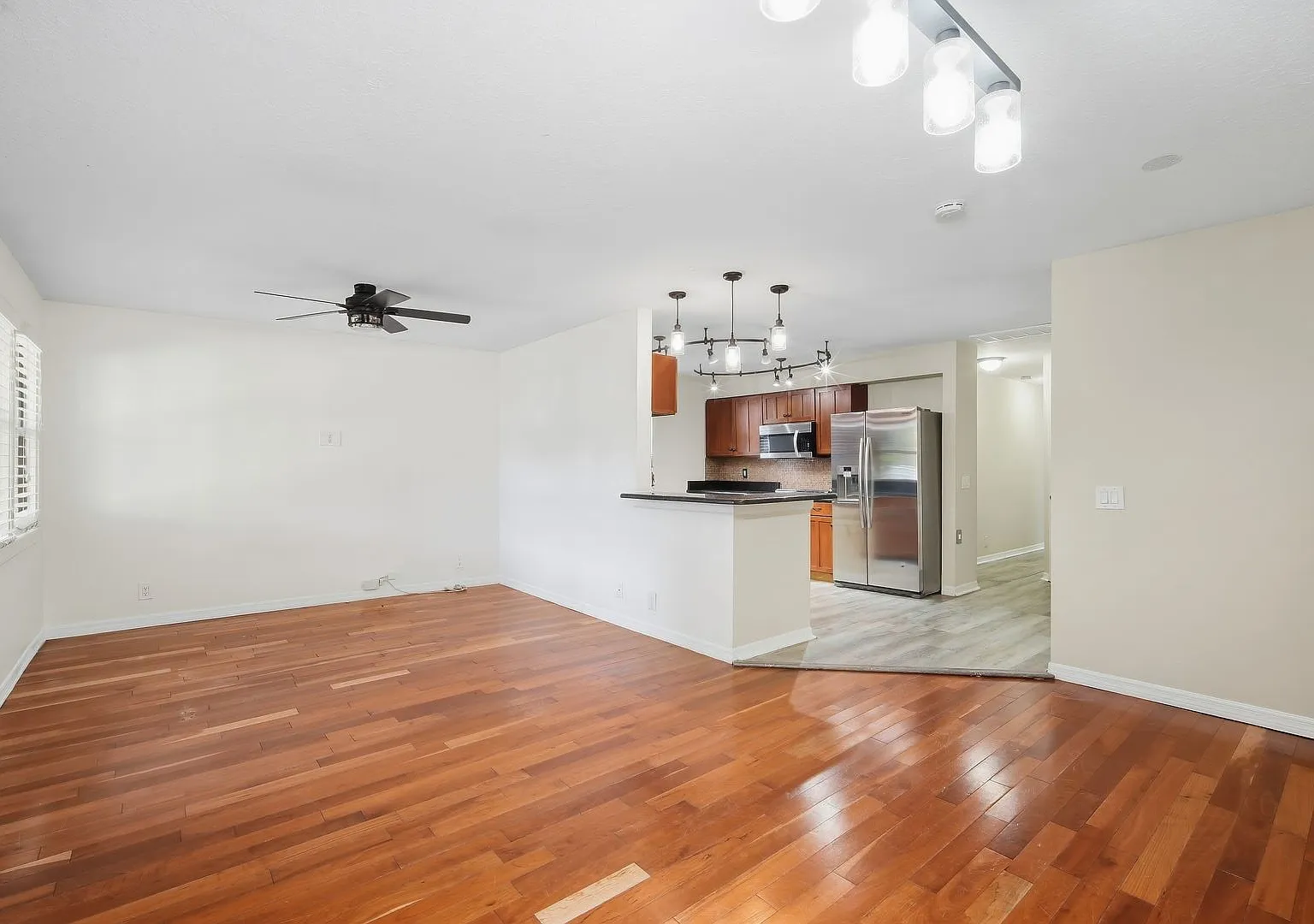 Charming 3 Bed, 3 Bath Home in Old West Tampa — Photo 4