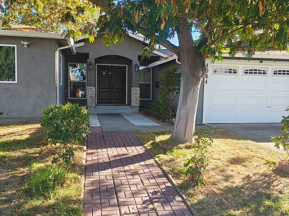 4064 Cristobal Way