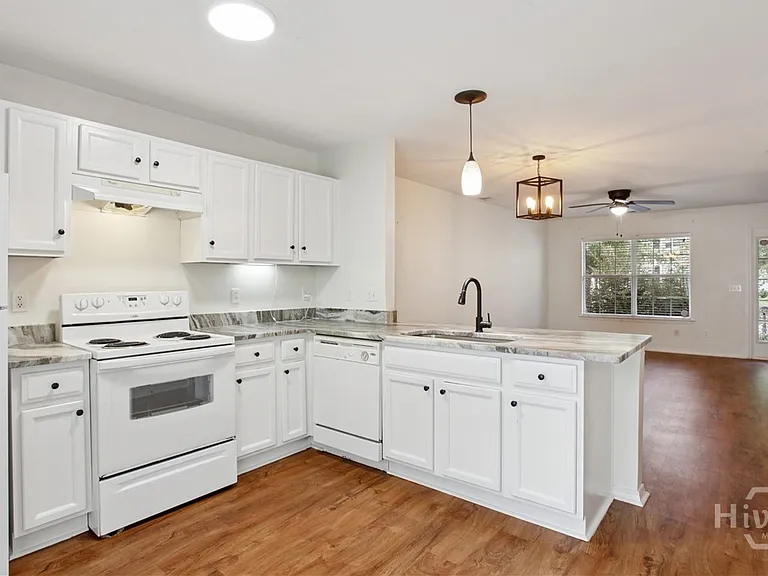 84 Fairgreen St — Photo 11