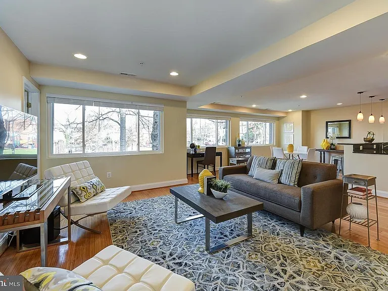 804 Taylor St NW #203 — Photo 2
