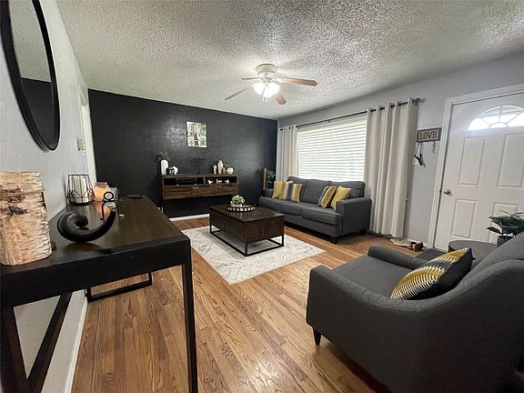 4th image of 314 Main Ave