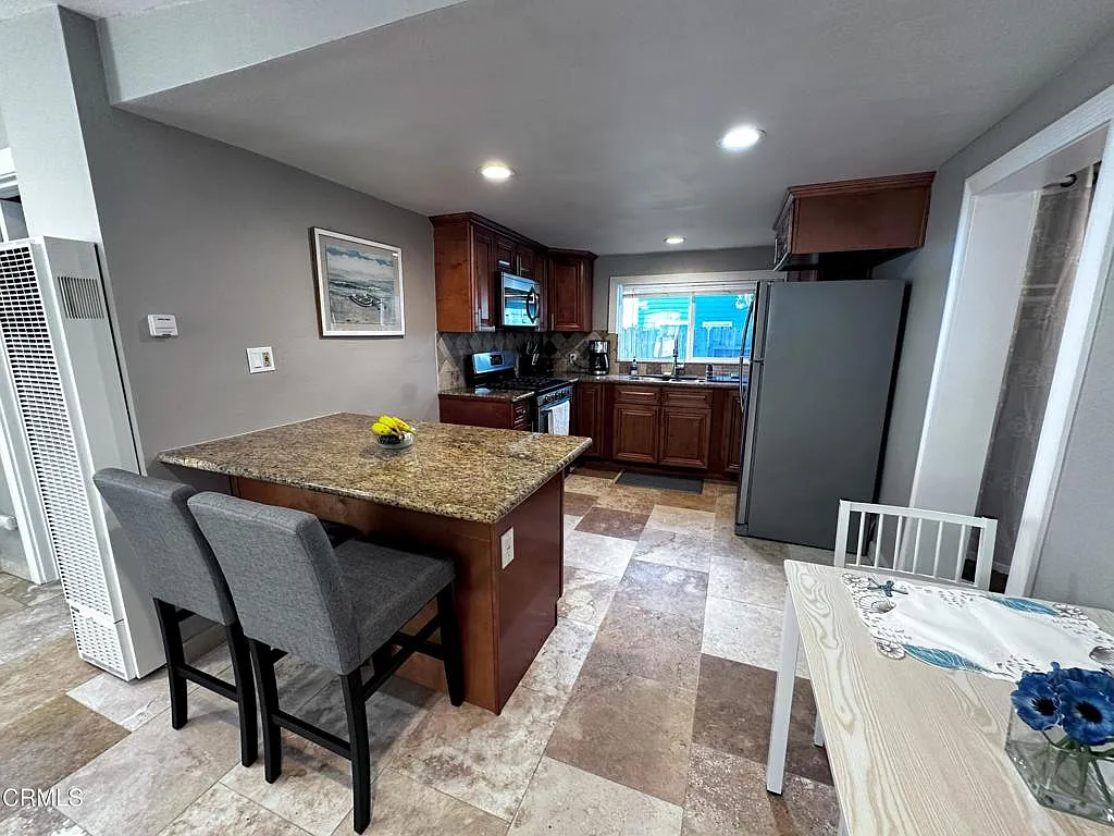 2 bed, 1.0 bath, 900 sqft, $2,595 — Photo 4