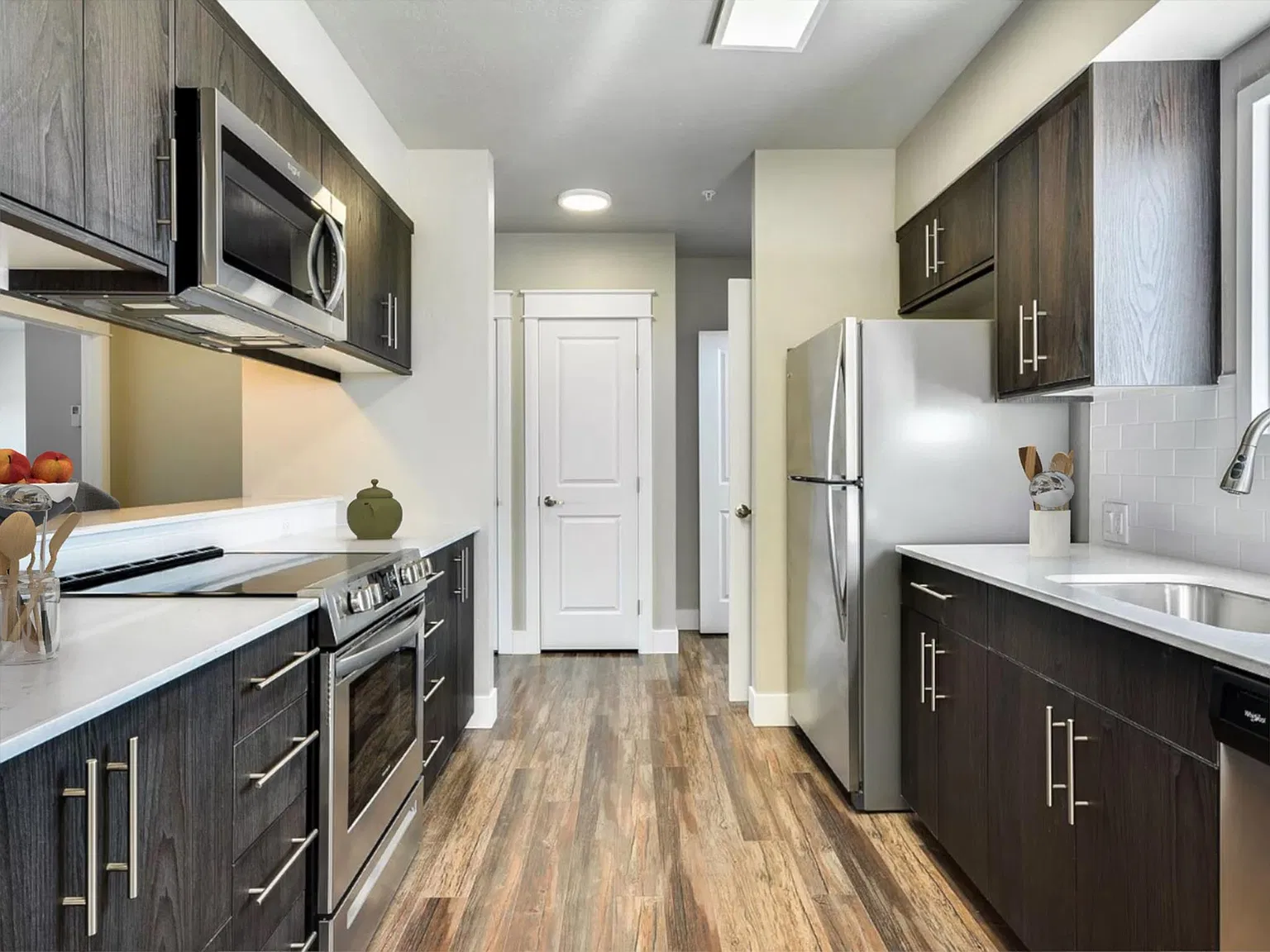 2 bed, 1105 sqft, $1,850 — Photo 2