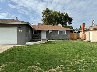 1244 Peach Ave, Clovis, CA 93612
