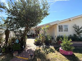 407 E Ramona Dr, Rialto, CA 92376