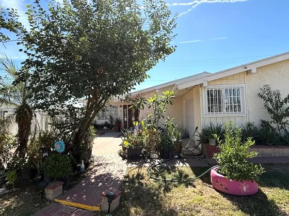 407 E Ramona Dr, Rialto, CA 92376