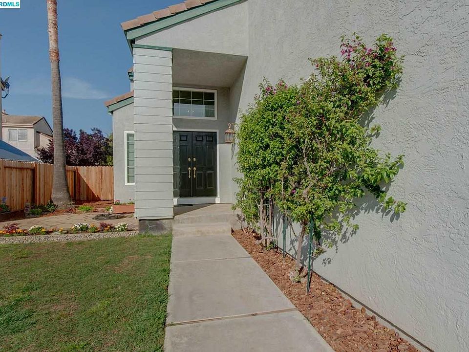 1st image of 2486 Cove Pl
