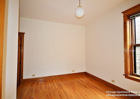 3rd image of 713 W Wrightwood Ave #3F