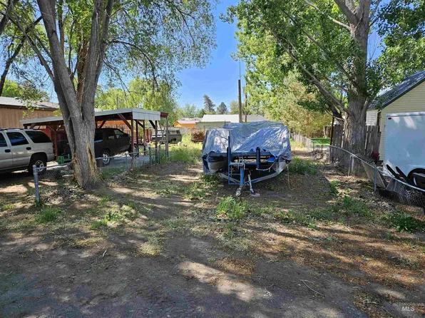 250 E Orchard St, Hagerman, ID 83332