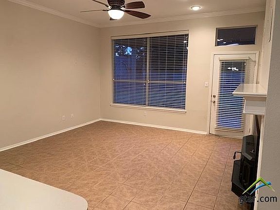 5th image of 1905 Waterton Cir