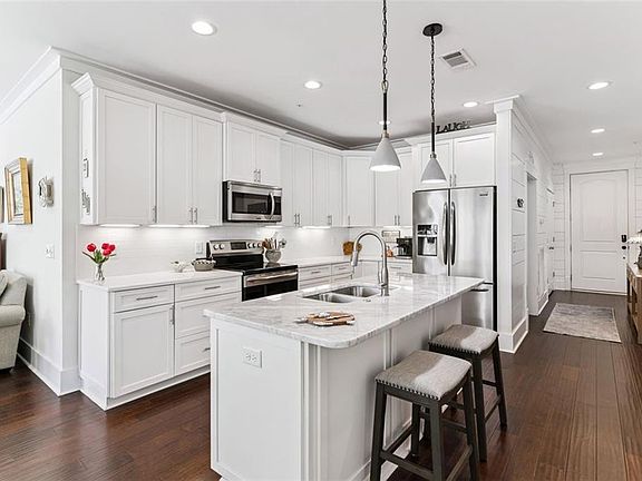 5th image of 105 Gascoigne Ave #103