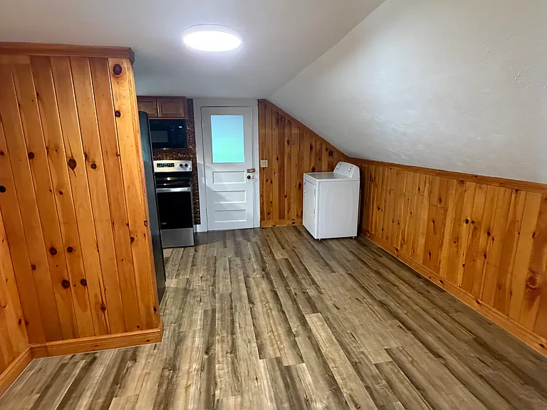 142 Bay St #2 — Photo 16