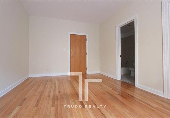 4th image of 635 W Barry Ave APT 0106