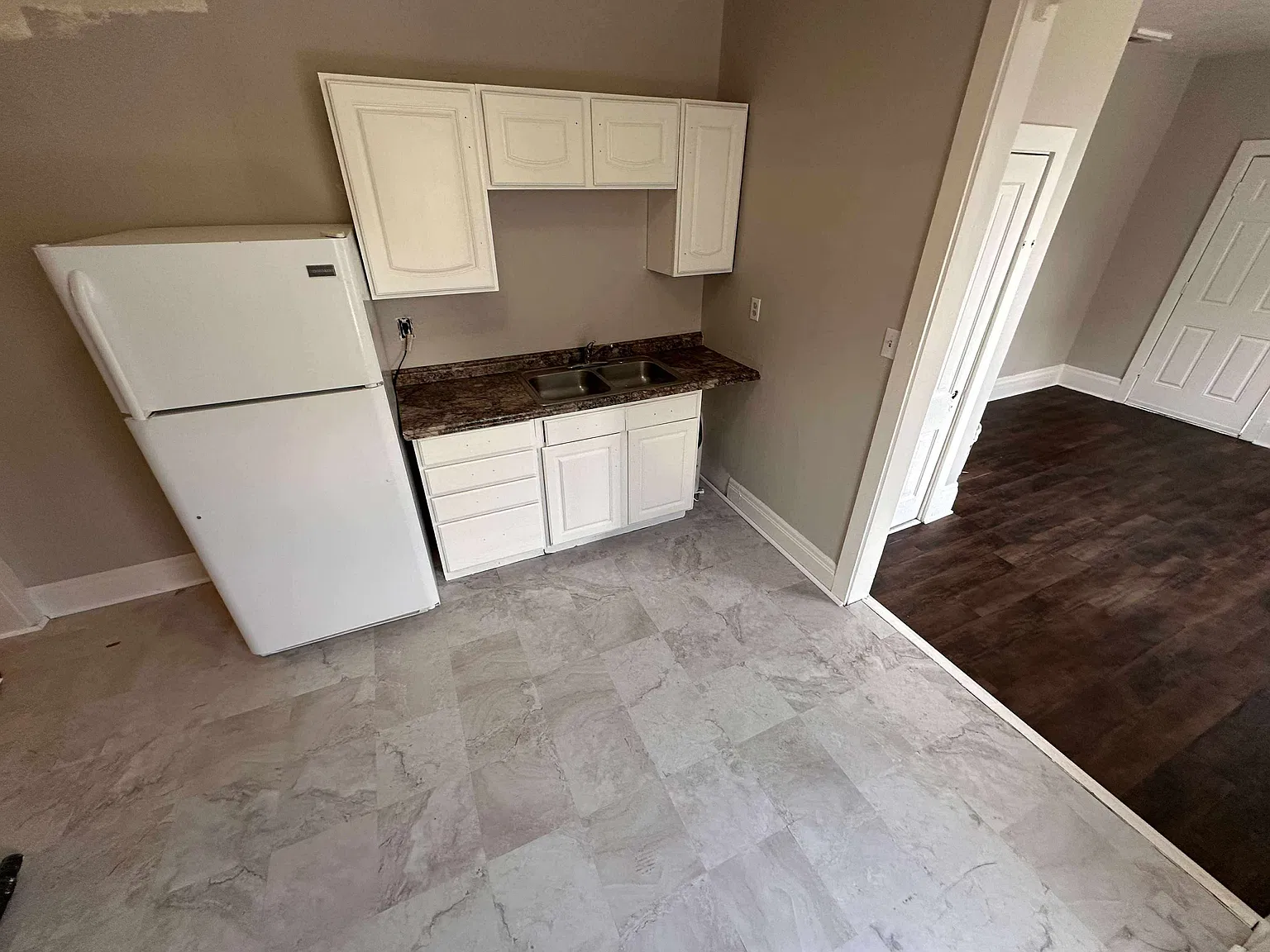 2 bed, 850 sqft, $1,400 — Photo 2