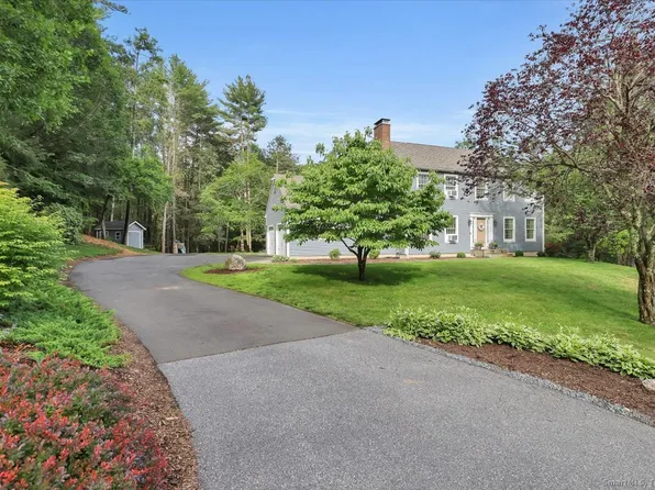 15 Thompson Hill Road, Canton, CT 06019