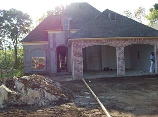 215 Country Park Dr, Youngsville, LA 70592