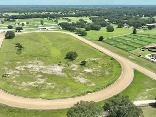 4690 SE 216th Ave, Morriston, FL 32668