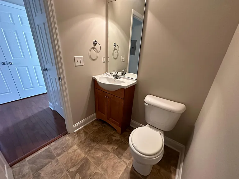2511 S River Rd — Photo 3