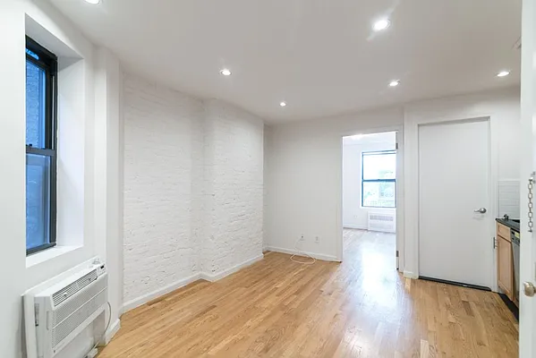 Rented by Bond New York | media 11