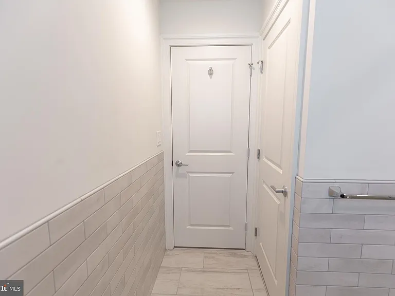 1411-1 Walnut St #203 — Photo 23