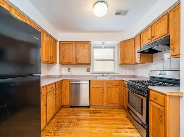 38 W 20th St #2, Bayonne, NJ 07002