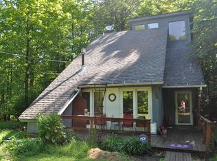 58 Yellow Brick Rd, Honesdale, PA 18431