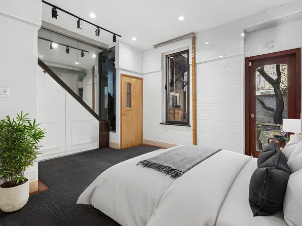 453 West 56th Street image 5 of 11